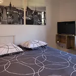 Jules - appartement au calme dans la BASTIDE proche citée médiéval